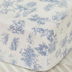 Vintage fitted crib sheet blue/ white 100% cotton